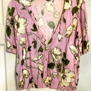 Short sleeved sweater top size m